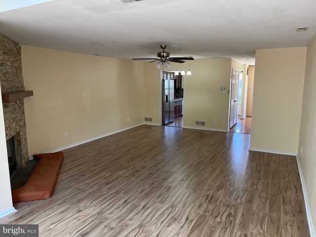 4 FAIR OAKS CT, Newtown, PA 18940