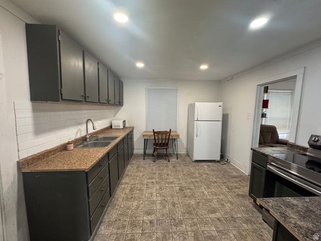 46 E E ST, Helper, UT 84526