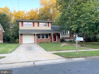 2715 E RIDING DR, Wilmington, DE 19808