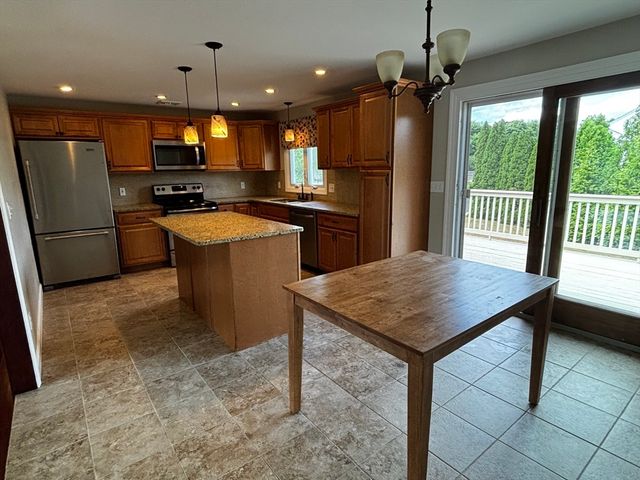 860 Main St., Dighton, MA 02715