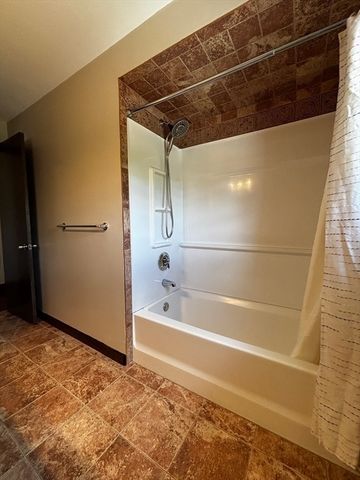 860 Main St., Dighton, MA 02715