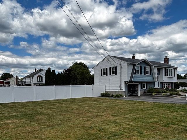 860 Main St., Dighton, MA 02715