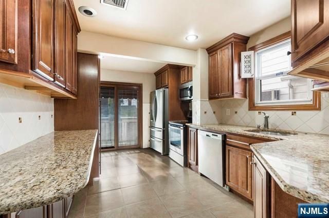 410 Woods Road, Teaneck, NJ 07666