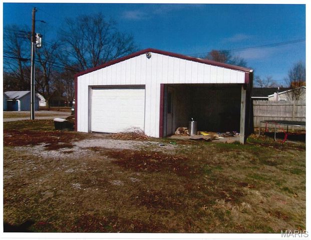 108 S Vine Street, Freeburg, IL 62243