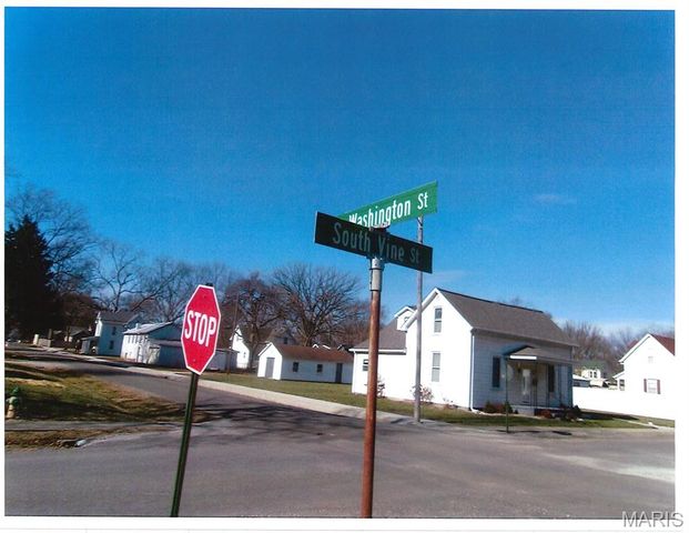 108 S Vine Street, Freeburg, IL 62243