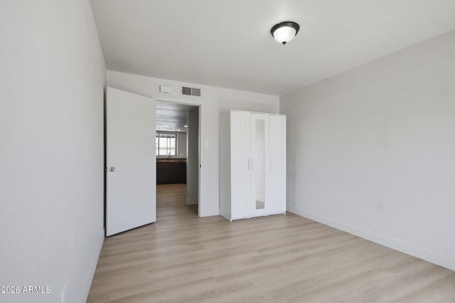 8652 W Heatherbrae Drive, Phoenix, AZ 85037