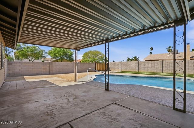 8652 W Heatherbrae Drive, Phoenix, AZ 85037