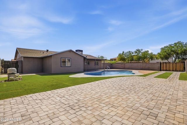 8652 W Heatherbrae Drive, Phoenix, AZ 85037