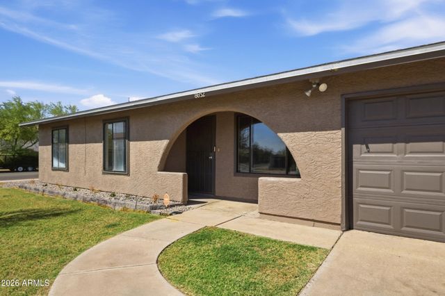 8652 W Heatherbrae Drive, Phoenix, AZ 85037