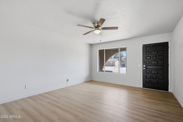 8652 W Heatherbrae Drive, Phoenix, AZ 85037