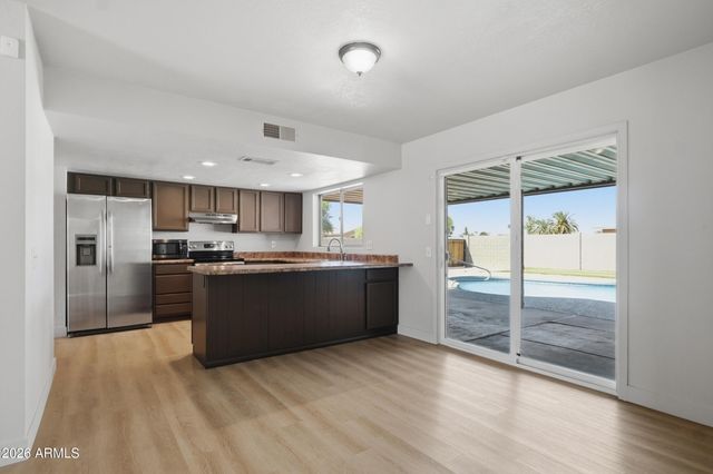 8652 W Heatherbrae Drive, Phoenix, AZ 85037