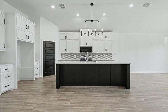 6849 La Salle Dr, Corpus Christi, TX 78414