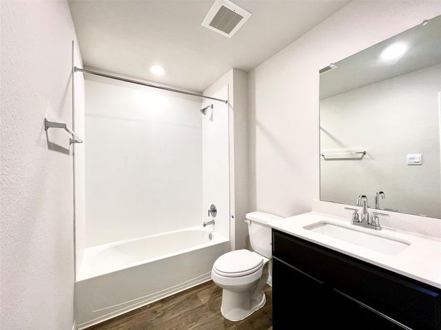 264 Texas Palmetto CIR, Kyle, TX 78640