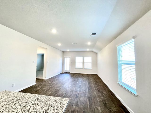 264 Texas Palmetto CIR, Kyle, TX 78640