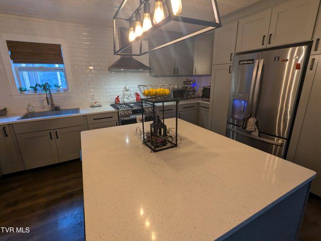 114 Greenland Park Road, Church Hill, TN 37642