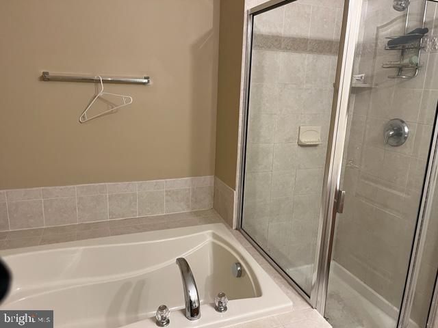 1032 MOORE RD, Thorofare, NJ 08086