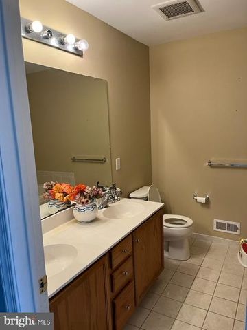 1032 MOORE RD, Thorofare, NJ 08086