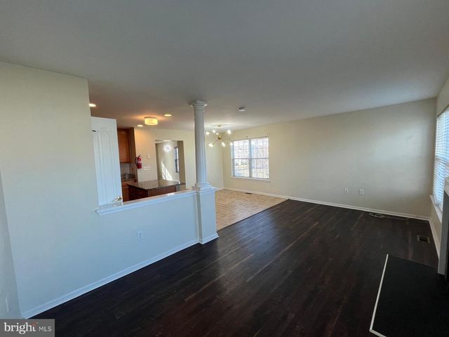 1032 MOORE RD, Thorofare, NJ 08086