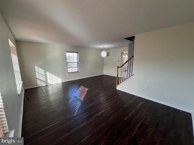 1032 MOORE RD, Thorofare, NJ 08086