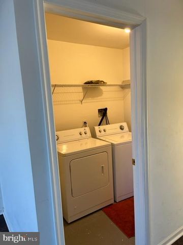 1032 MOORE RD, Thorofare, NJ 08086