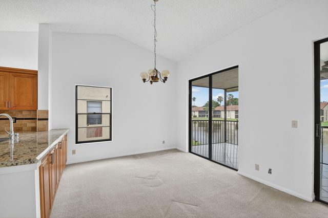 10231 N Circle Lake Drive 201, Boynton Beach, FL 33437