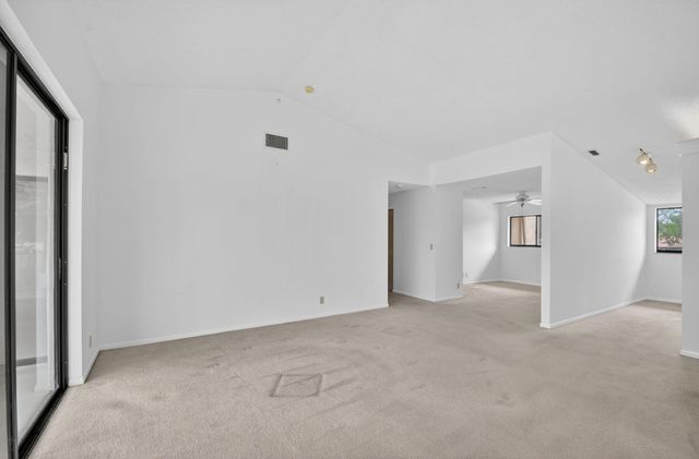 10231 N Circle Lake Drive 201, Boynton Beach, FL 33437