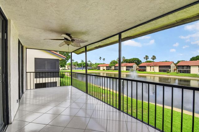 10231 N Circle Lake Drive 201, Boynton Beach, FL 33437