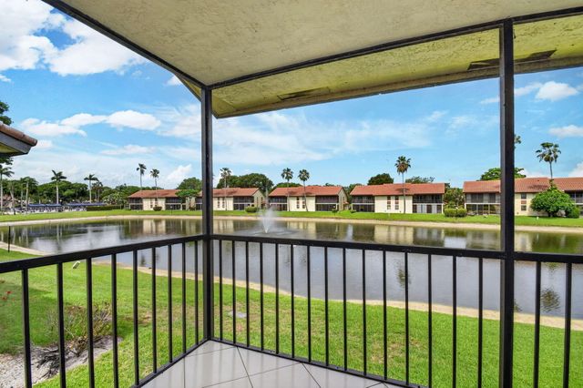 10231 N Circle Lake Drive 201, Boynton Beach, FL 33437