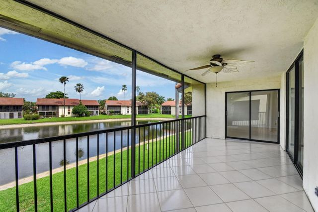 10231 N Circle Lake Drive 201, Boynton Beach, FL 33437