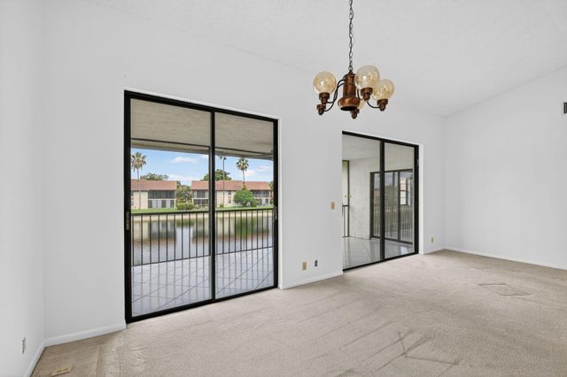 10231 N Circle Lake Drive 201, Boynton Beach, FL 33437