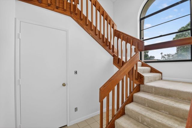 10231 N Circle Lake Drive 201, Boynton Beach, FL 33437