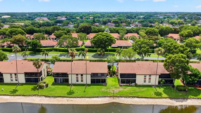10231 N Circle Lake Drive 201, Boynton Beach, FL 33437