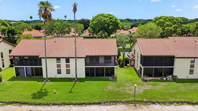 10231 N Circle Lake Drive 201, Boynton Beach, FL 33437