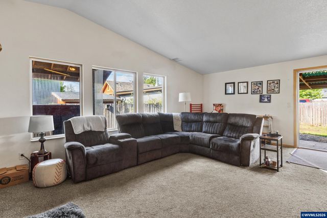 7530 6th St SE, Turner, OR 97392