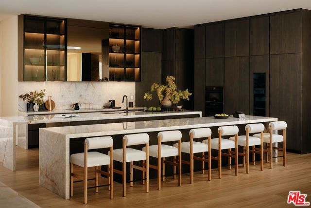 9259 Robin Drive, Los Angeles, CA 90069