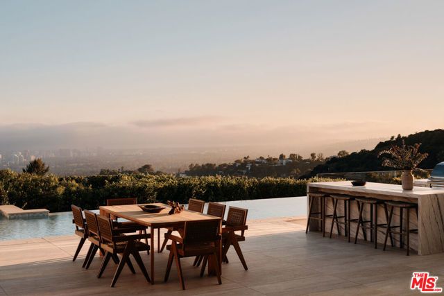 9259 Robin Drive, Los Angeles, CA 90069