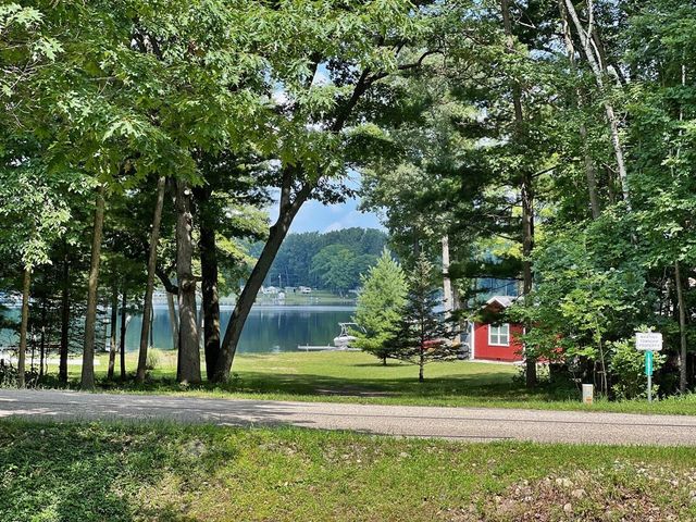 15808 Pretty Lake Drive, Mecosta, MI 49332