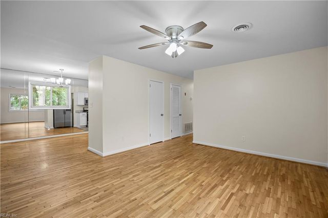 129 Saint Stephens DR, Newport News, VA 23602