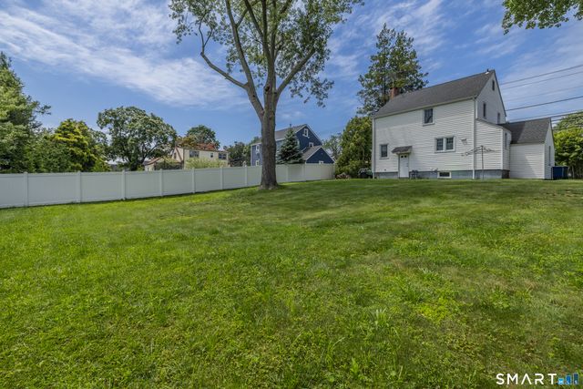 810 Huntington Turnpike, Bridgeport, CT 06610