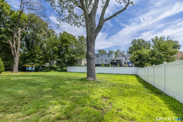 810 Huntington Turnpike, Bridgeport, CT 06610