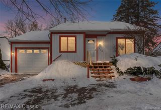 1279 S Cass Lake Road, Waterford Charter Township, MI 48328