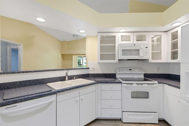 4430 FERN DRIVE, Bradenton, FL 34208