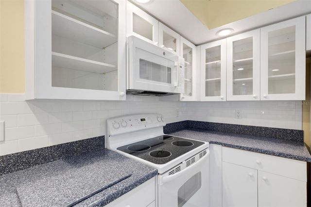 4430 FERN DRIVE, Bradenton, FL 34208