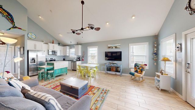 432 Paradise Pointe Drive, Port Aransas, TX 78373