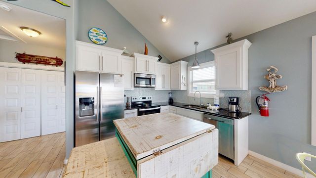 432 Paradise Pointe Drive, Port Aransas, TX 78373