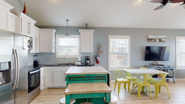 432 Paradise Pointe Drive, Port Aransas, TX 78373