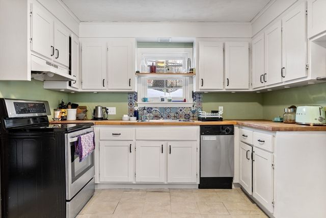 28 Murray Hill Rd, Malden, MA 02148