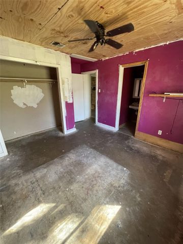 202 Spur Ranch Road, Trinidad, TX 75163