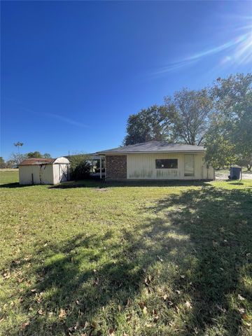 202 Spur Ranch Road, Trinidad, TX 75163