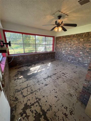 202 Spur Ranch Road, Trinidad, TX 75163